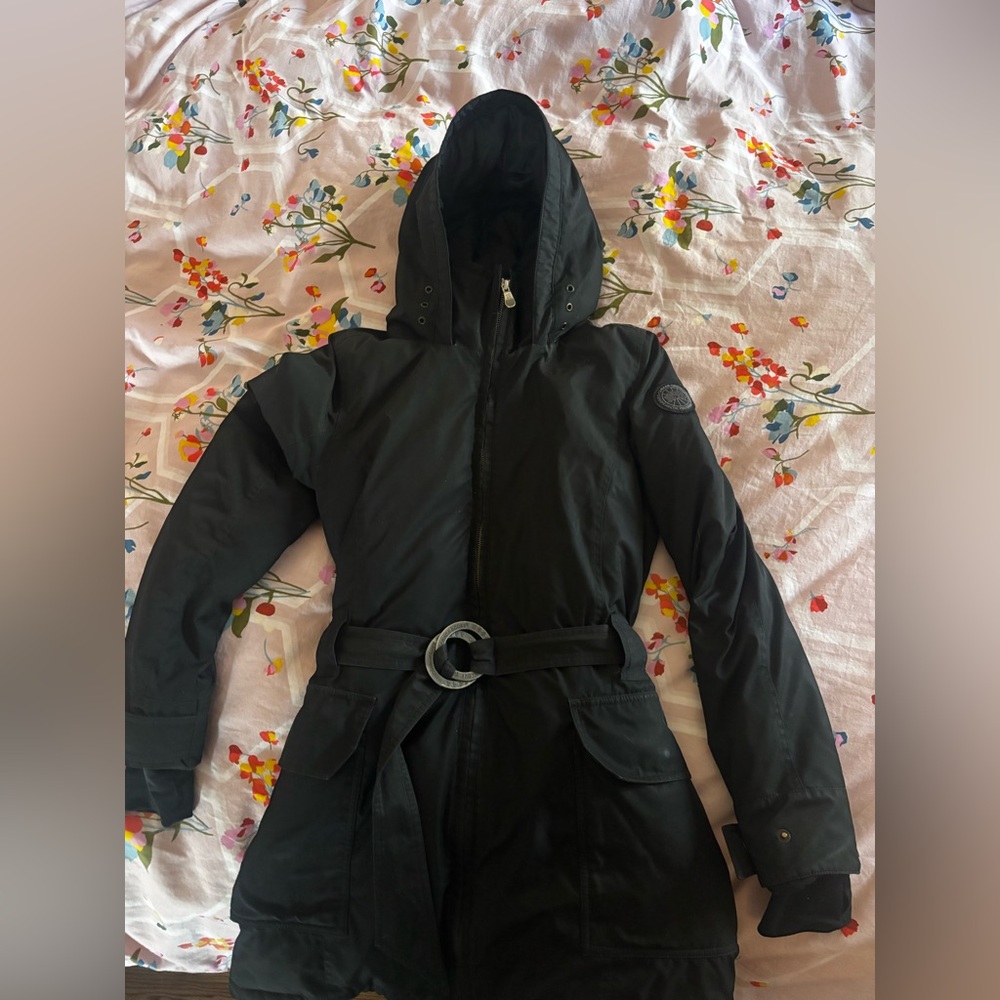 Canada Goose Women's Black Belted Jacket w/ optional Belt for Lovely Shape Small